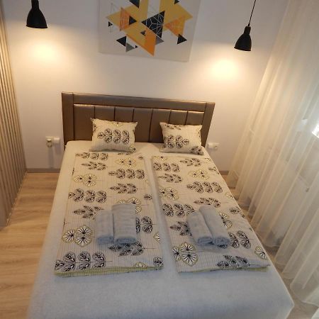 Pisztacia 2020 Apartman Kazincbarcika Buitenkant foto