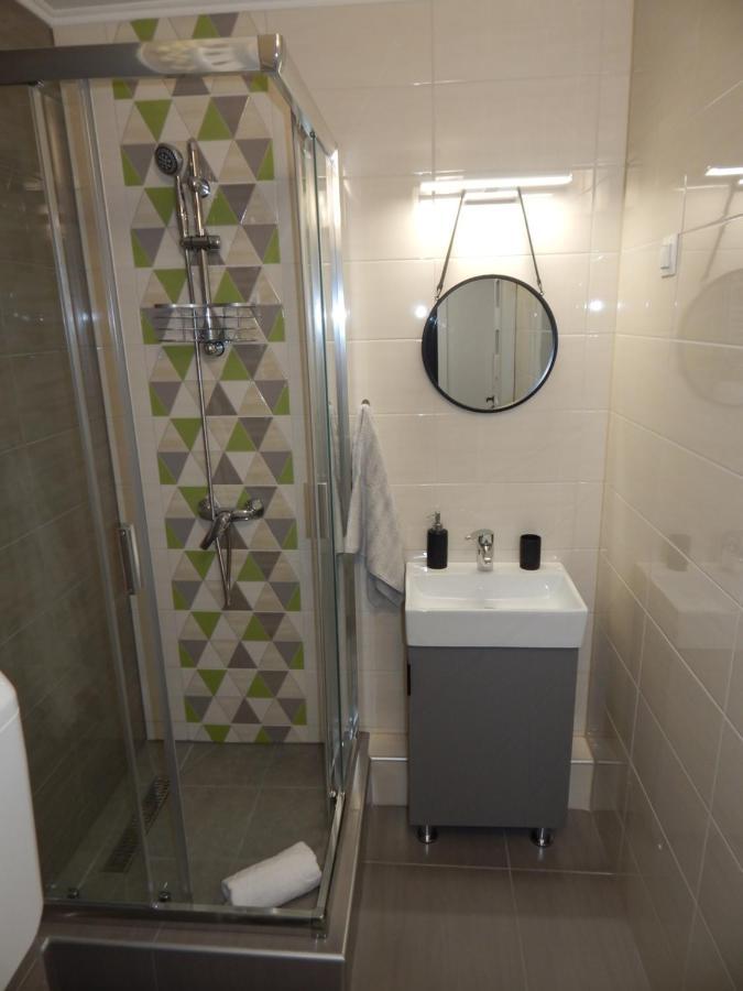 Pisztacia 2020 Apartman Kazincbarcika Buitenkant foto