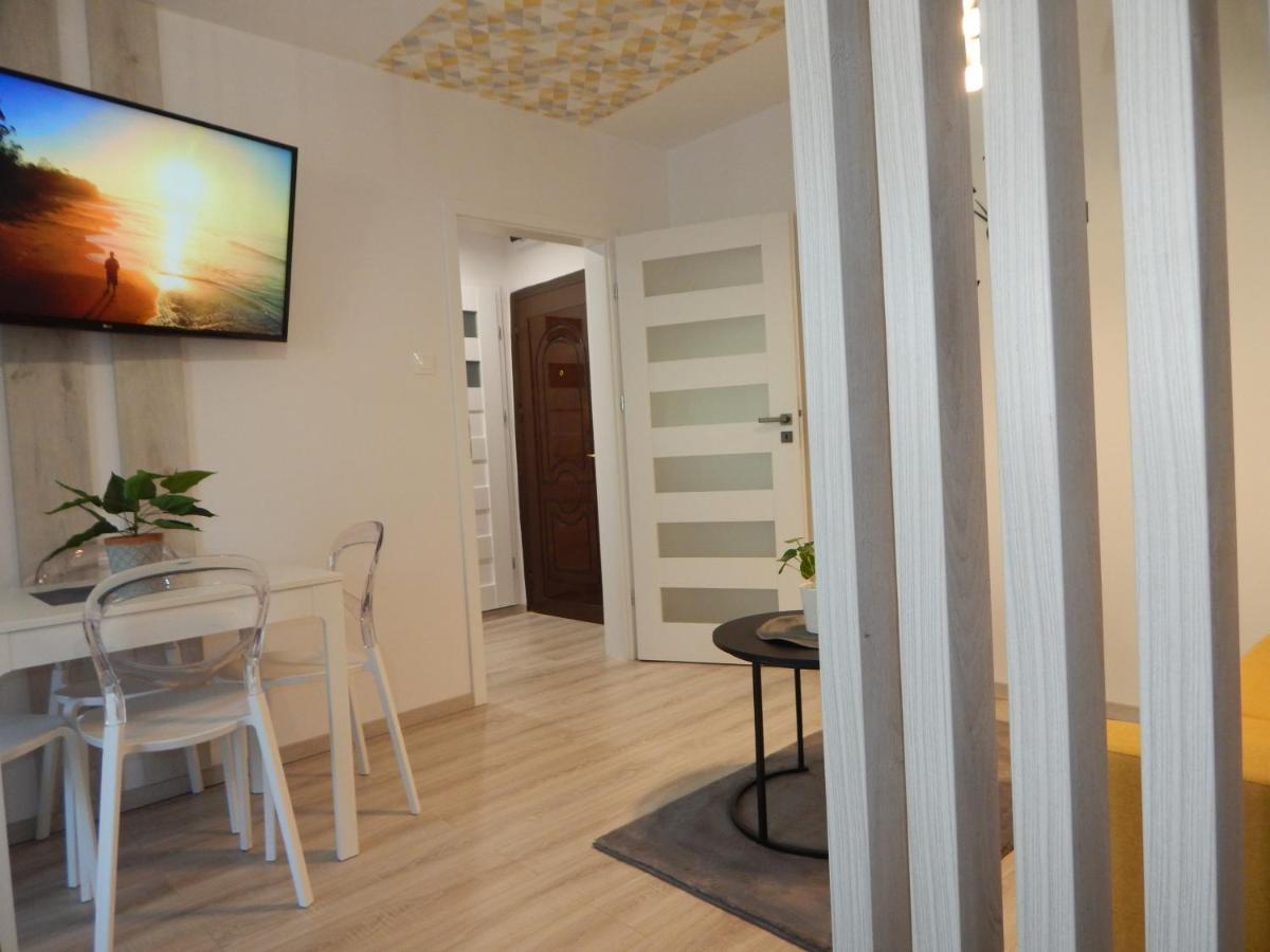 Pisztacia 2020 Apartman Kazincbarcika Buitenkant foto